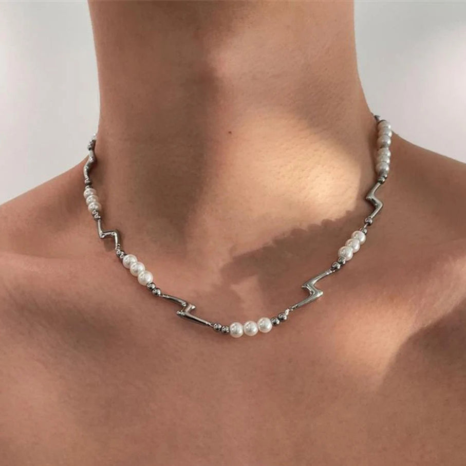 Splicing Lightning Imitation Pearl Necklace