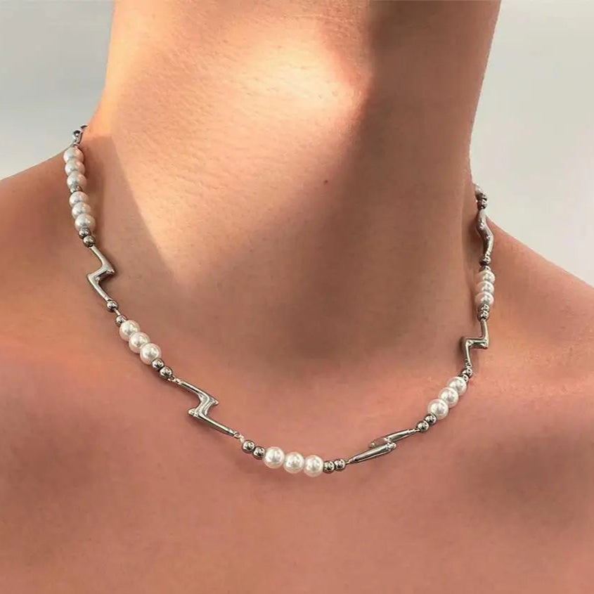 Splicing Lightning Imitation Pearl Necklace