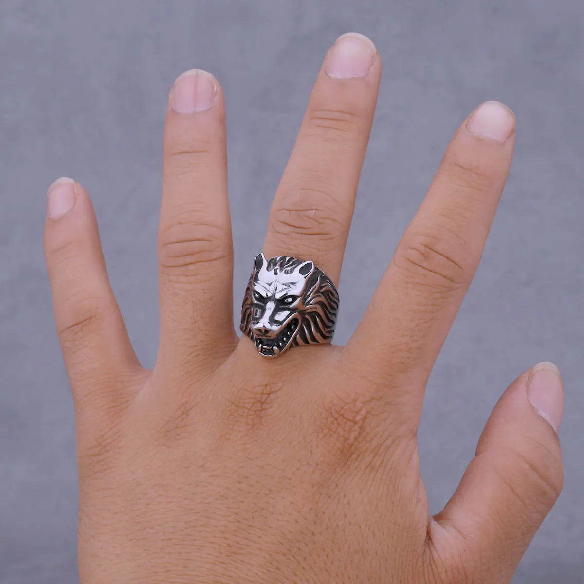 Domineering Wolf Ring