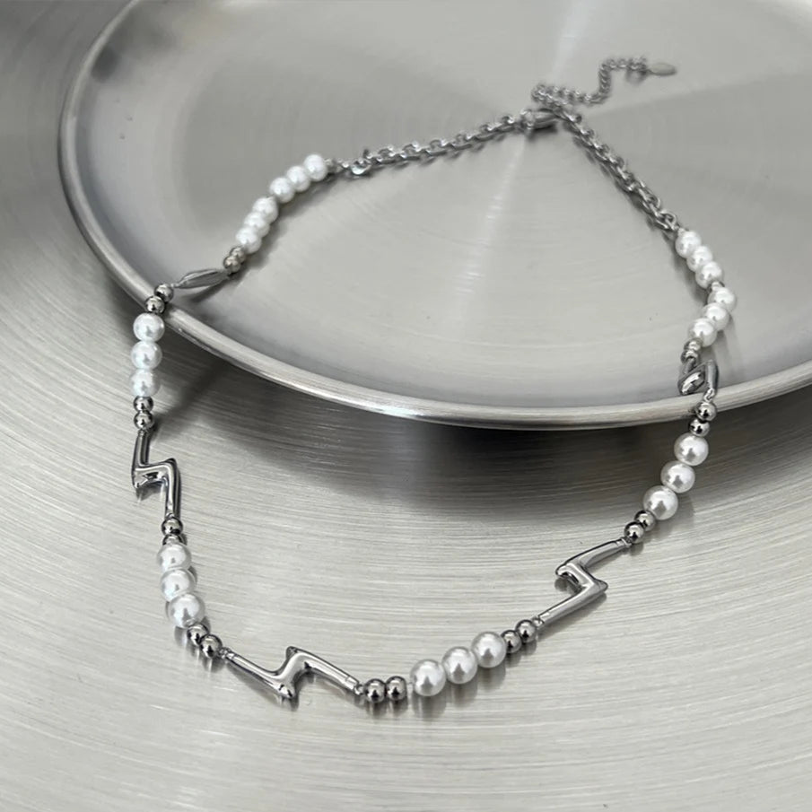Splicing Lightning Imitation Pearl Necklace