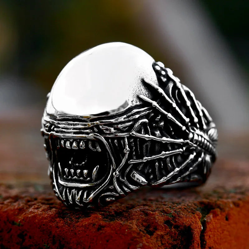 Steel Soldier Alien Skull Ring