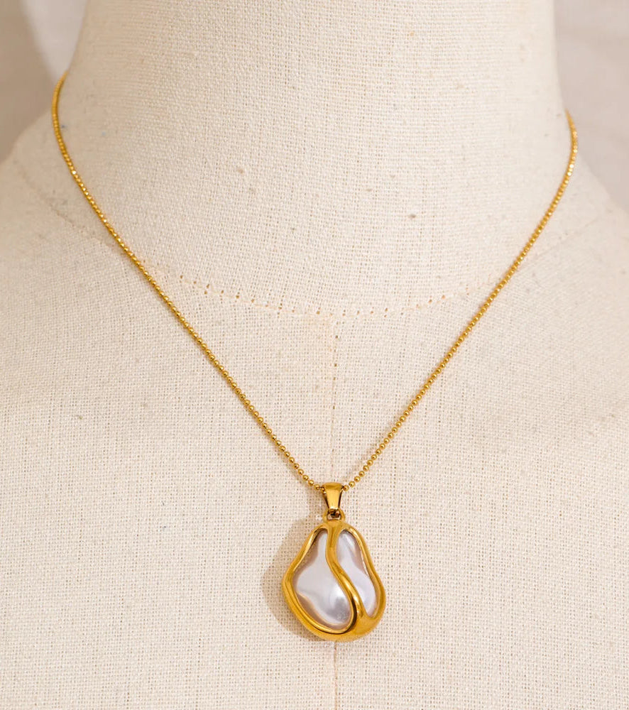 Y2K Chic Simulated Pearl Pendant Necklace