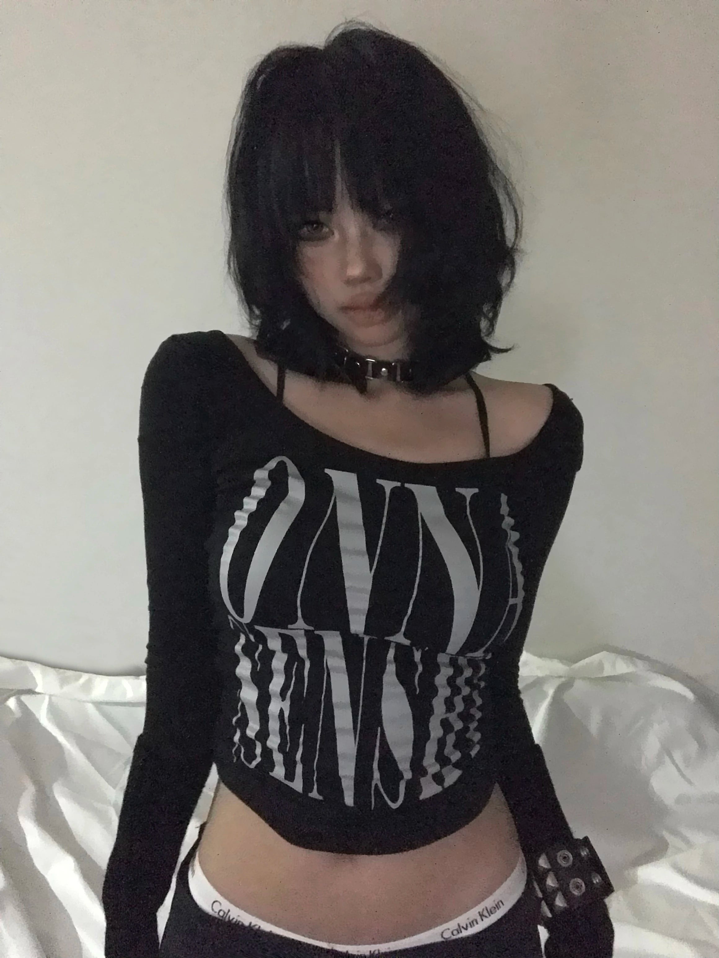 Y2K Grunge Letter Print Trashy Crop Off Shoulder Long Sleeve Top