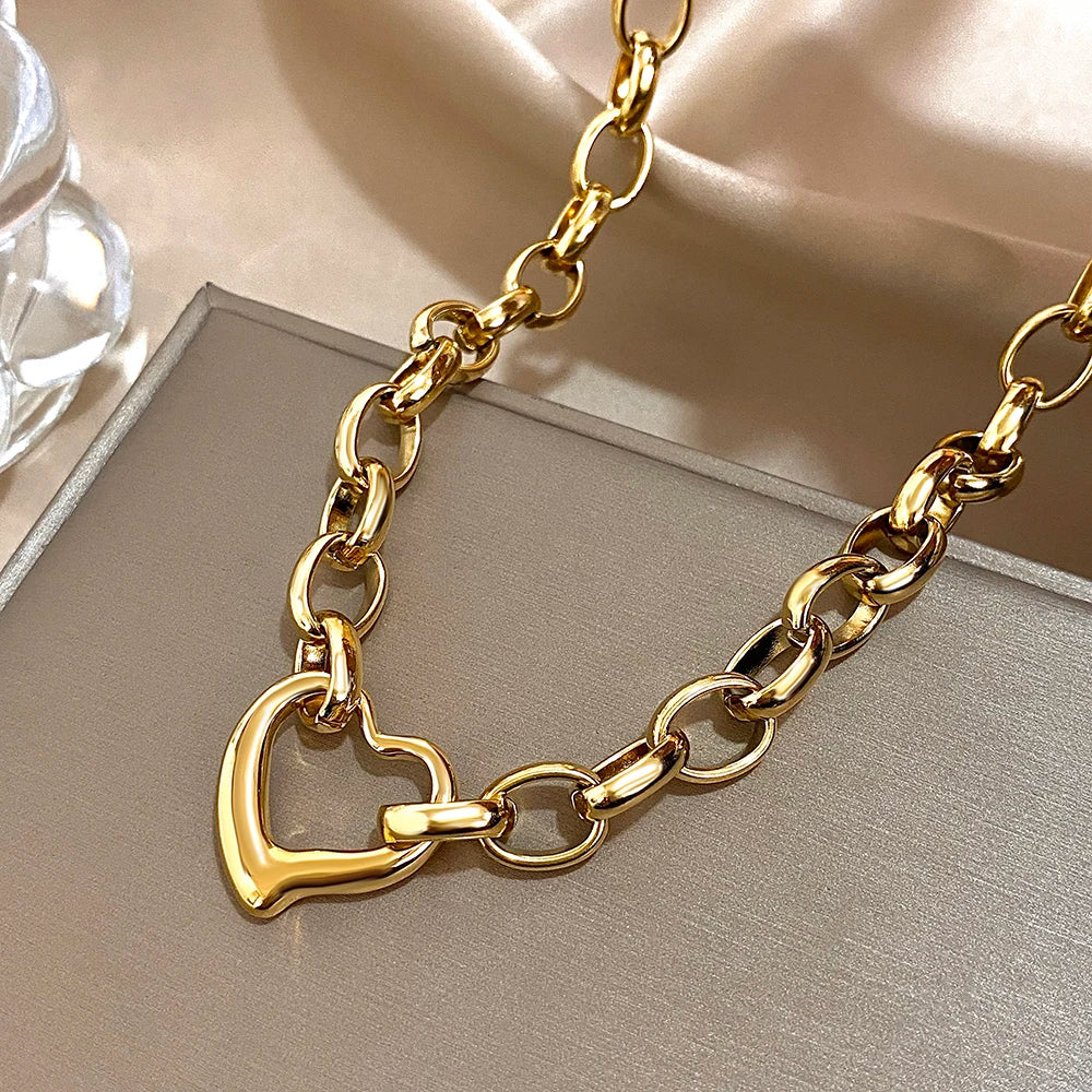 Y2K Irregular Hollow Heart Pendant Thick Necklace