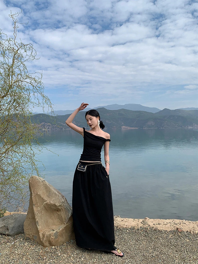 Y2K Kink Off Shoulder Slim Crop Top