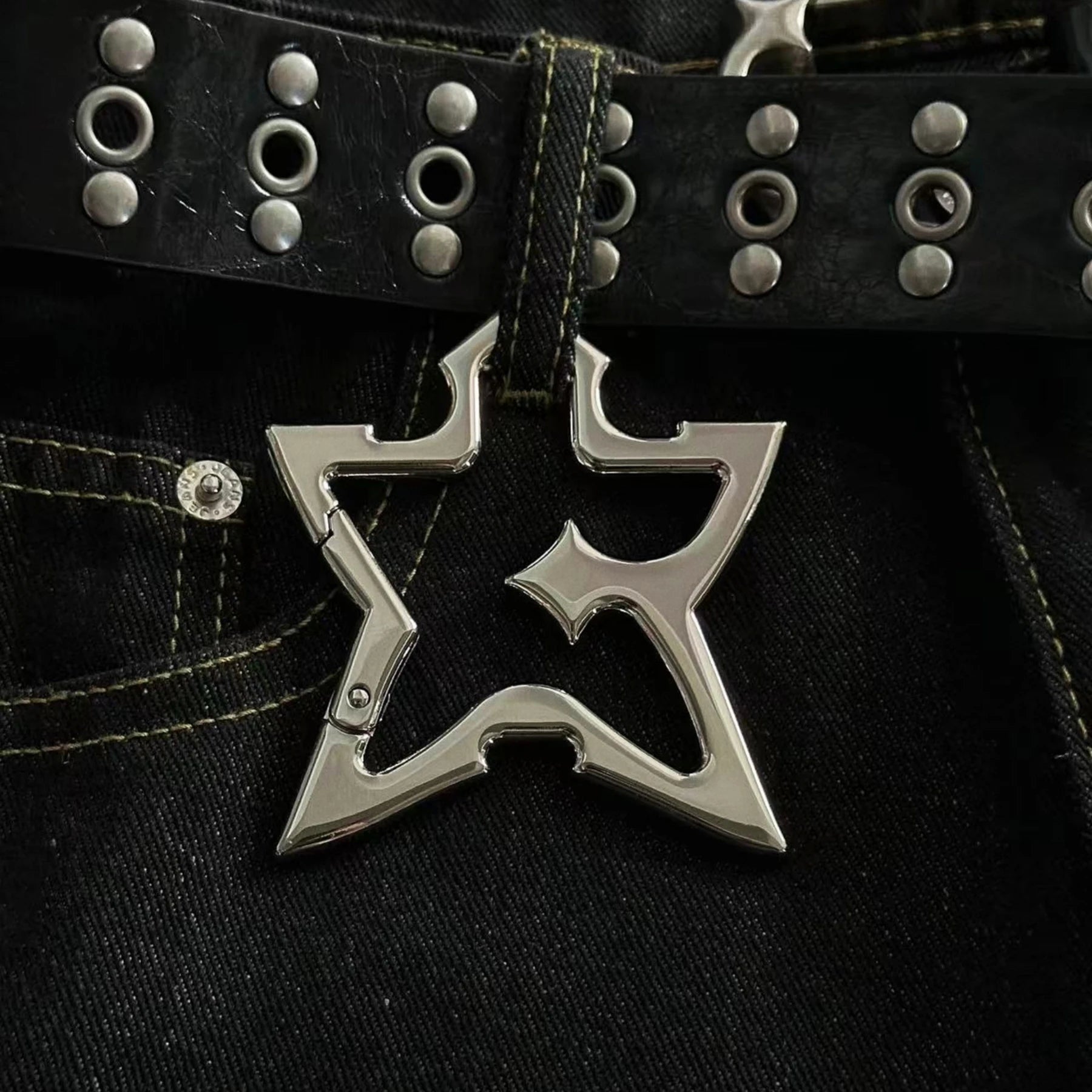Y2K Pointed Star Belt Loop Carabiner Keychain