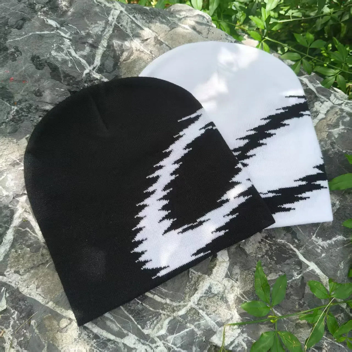 Y2K Stutter Step O Jacquard Graphic Beanie